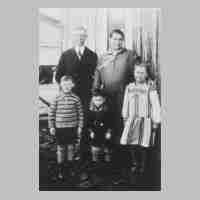 106-0105 Anna und Max Klein mit ihren Kindern Kurt, Alfred und Gertrud.jpg